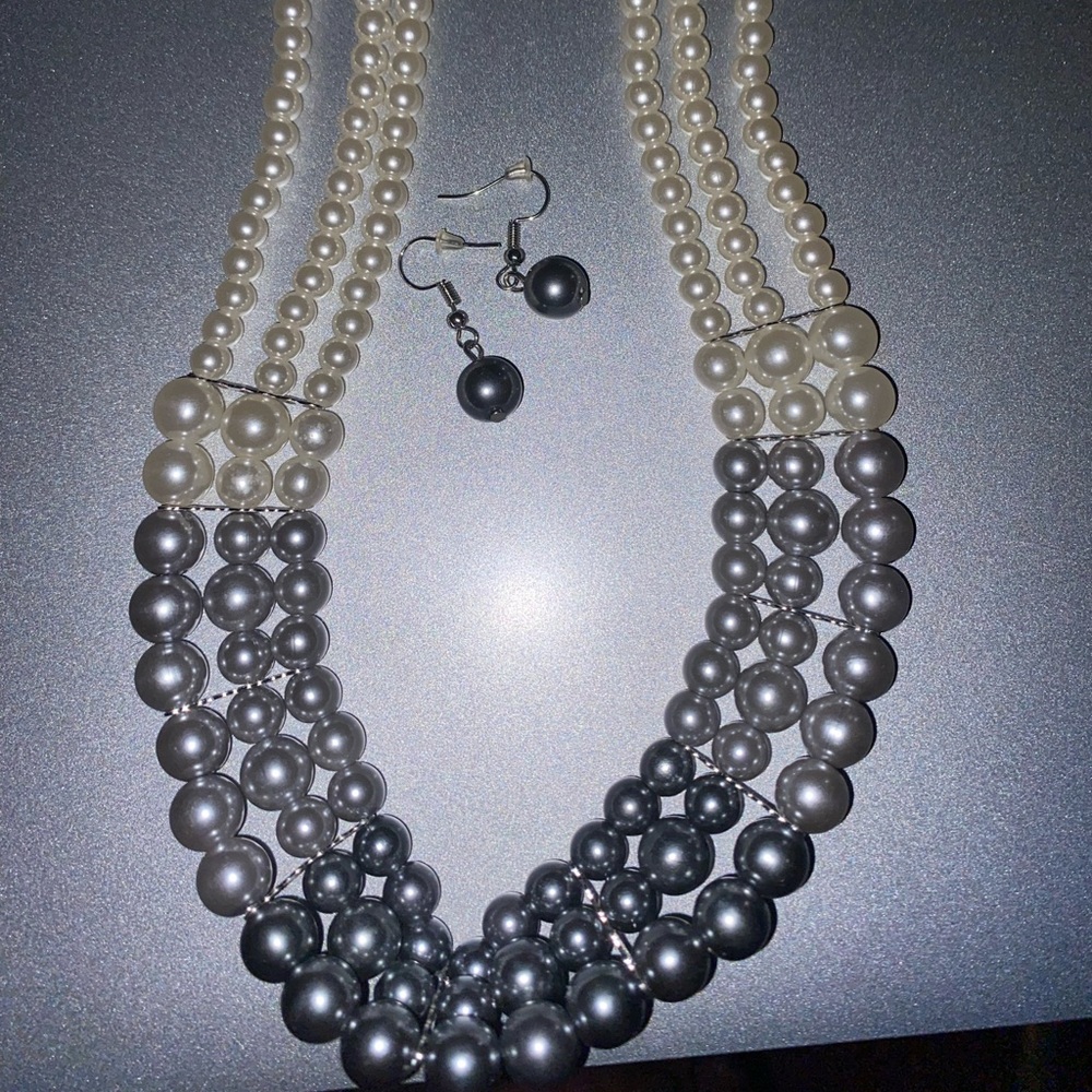 Necklace and earring set